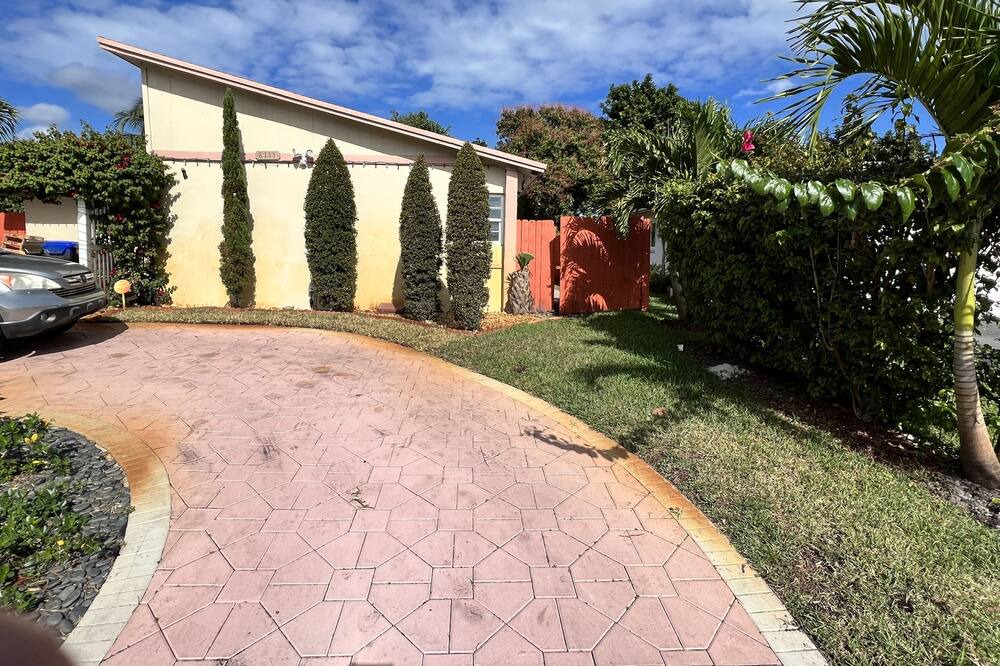 Photo of Outdoor in North Lauderdale