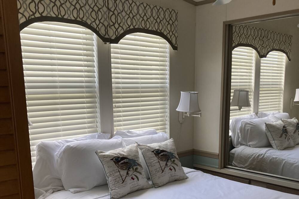 Photo of Bedroom in Nettles Island