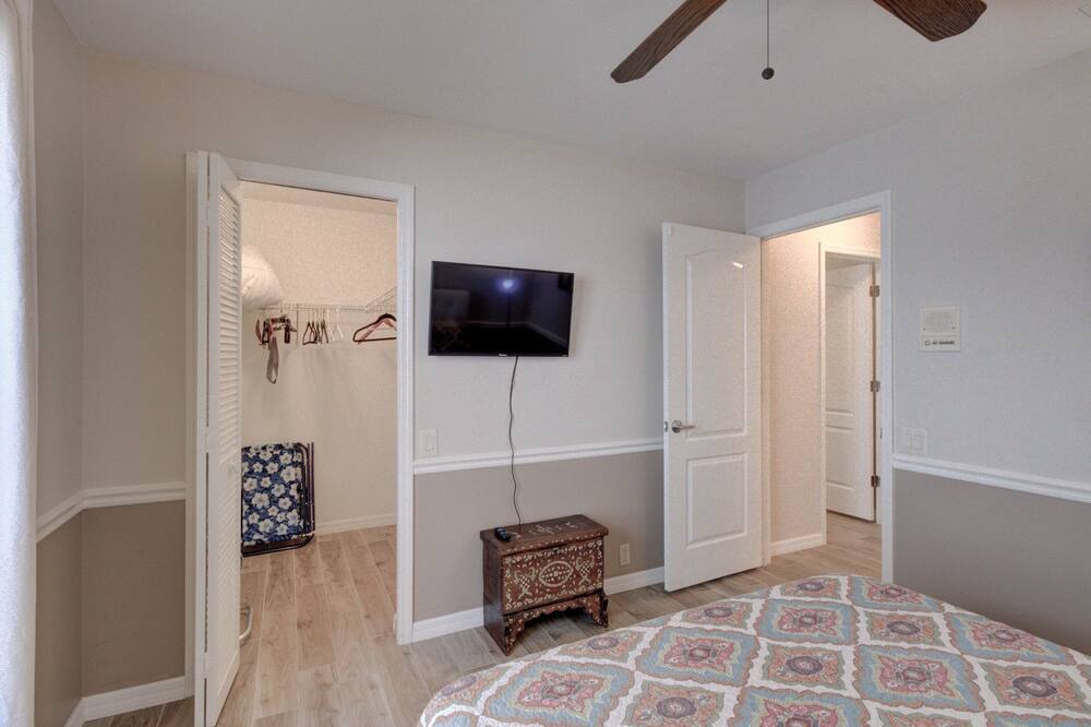 Photo of Bedroom in Brookshire Bath and Tennis Club