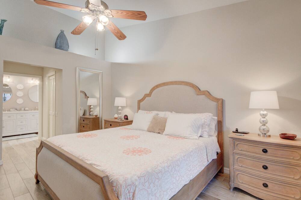 Photo of Bedroom in Brookshire Bath and Tennis Club