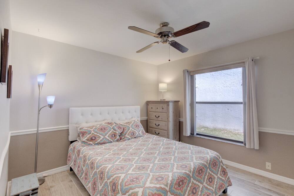 Photo of Bedroom in Brookshire Bath and Tennis Club