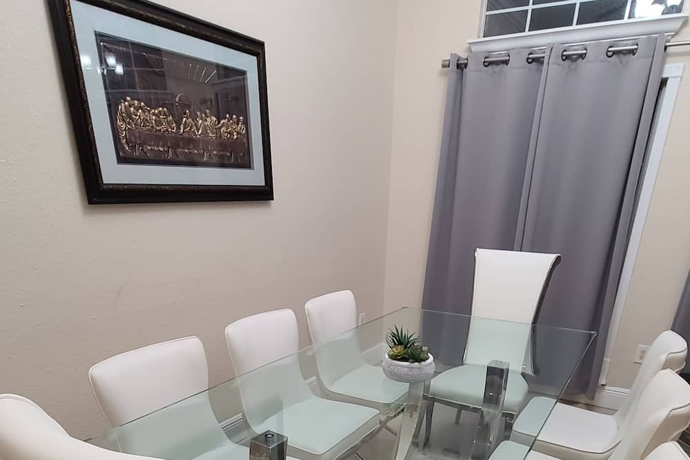 Photo of Kitchen in Port Saint Lucie