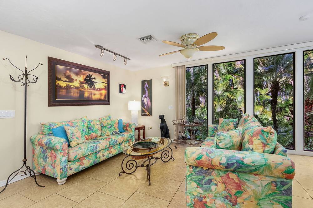Photo of Livingroom in East Naples
