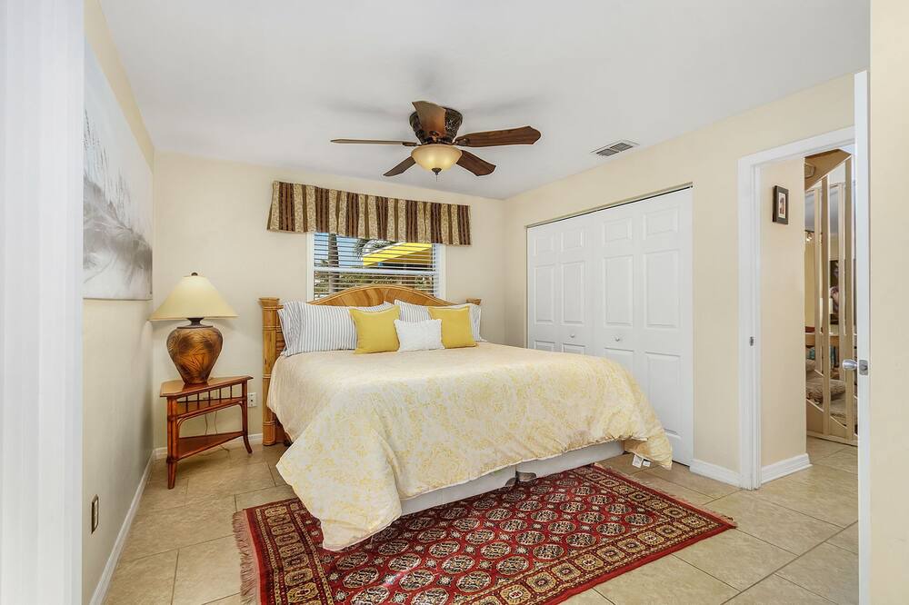 Photo of Bedroom in East Naples