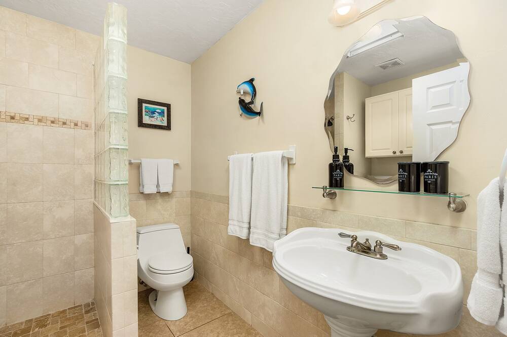 Photo of Bathroom in East Naples