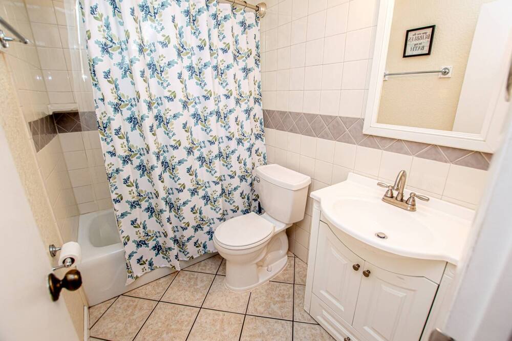 Photo of Bathroom in Cypress Gardens