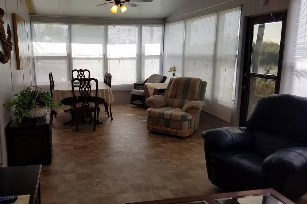Photo of Bedroom in Okeechobee