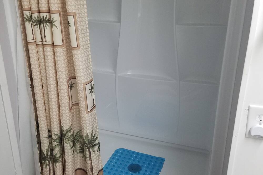 Photo of Bathroom in Okeechobee