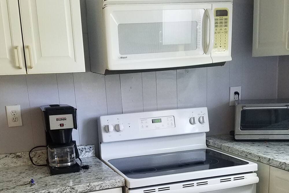 Photo of Kitchen in Okeechobee