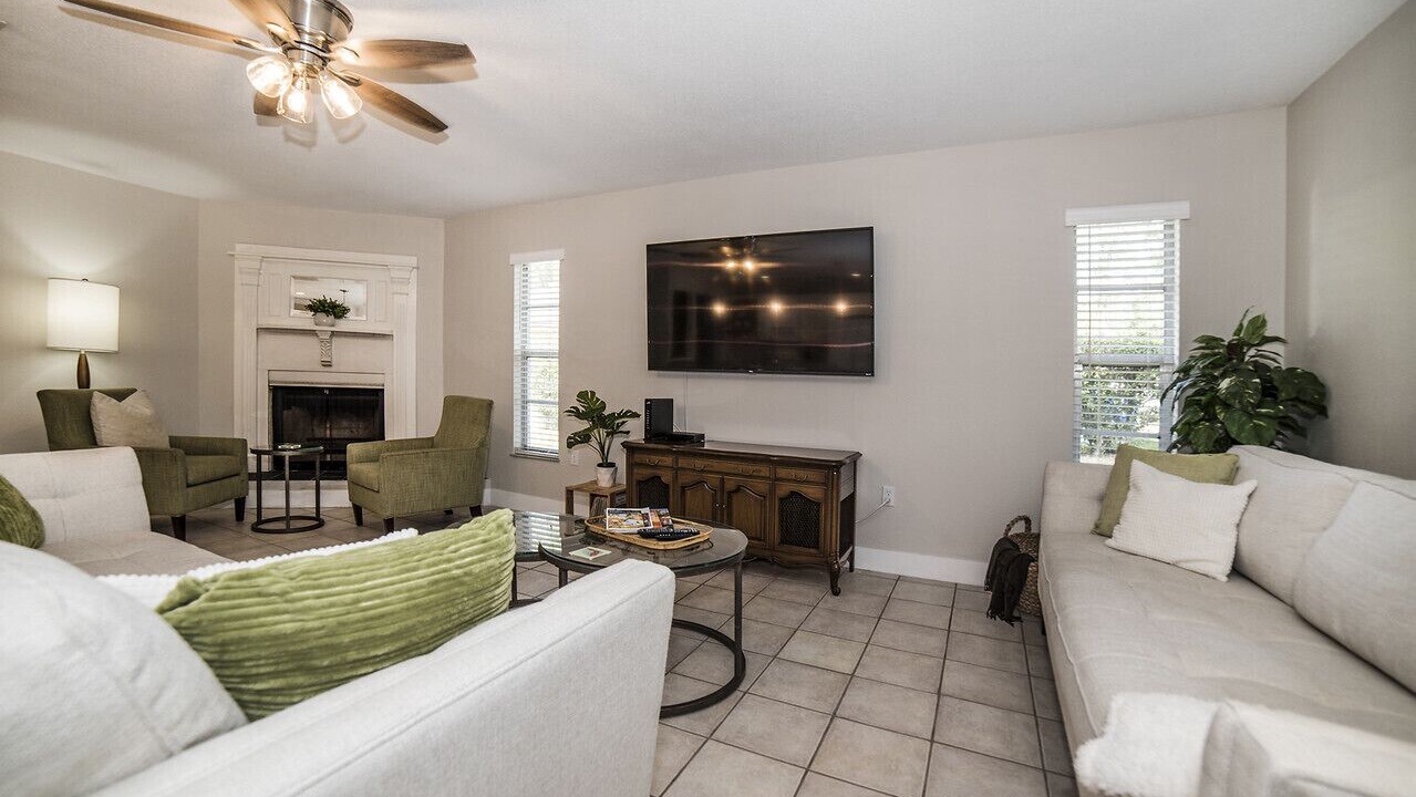 Photo of Livingroom in Carrollwood