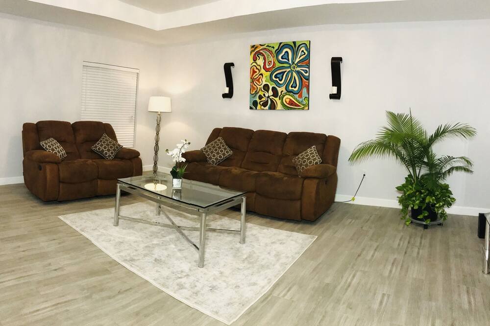 Photo of Livingroom in Poiciana Park II