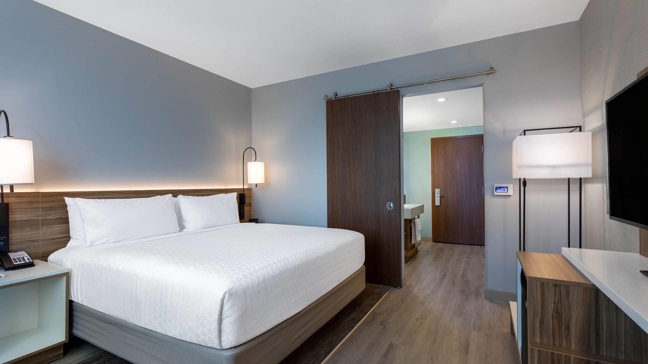 Photo of Bedroom in Miami Springs
