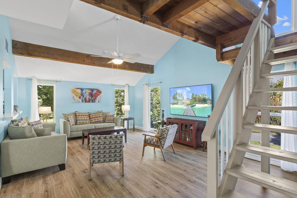 Photo of Livingroom in Bay Isle