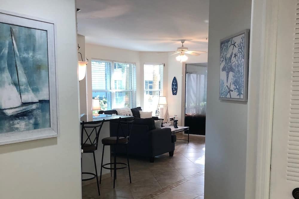 Photo of Bedroom in Tropical Cove