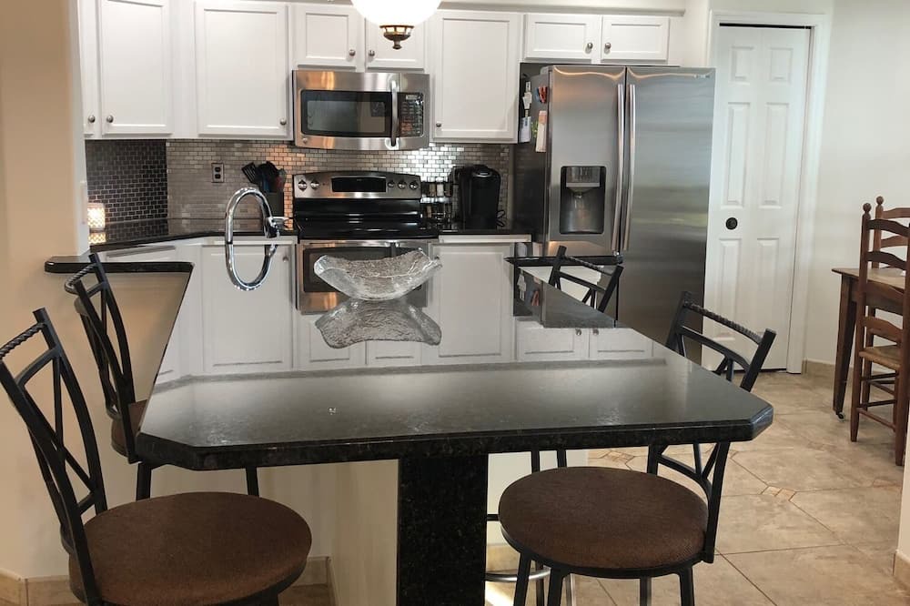 Photo of Kitchen in Tropical Cove