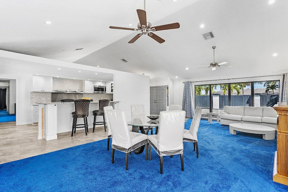 Photo of Livingroom in Florida North Atlantic Coast