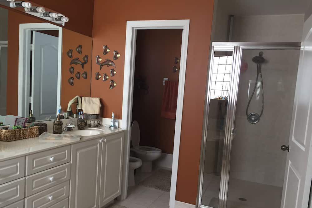 Photo of Bathroom in Tamiami