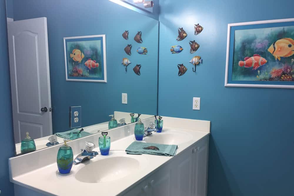 Photo of Bathroom in Tamiami