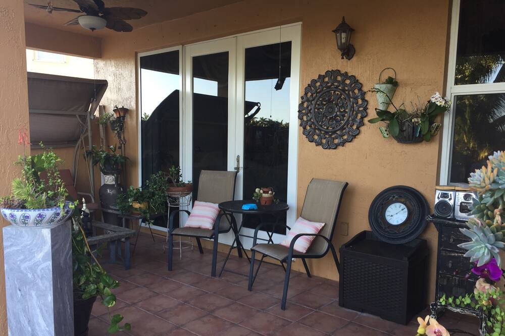 Photo of Outdoor in Tamiami