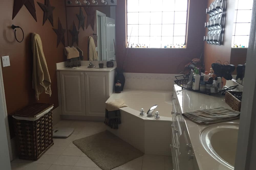 Photo of Bathroom in Tamiami