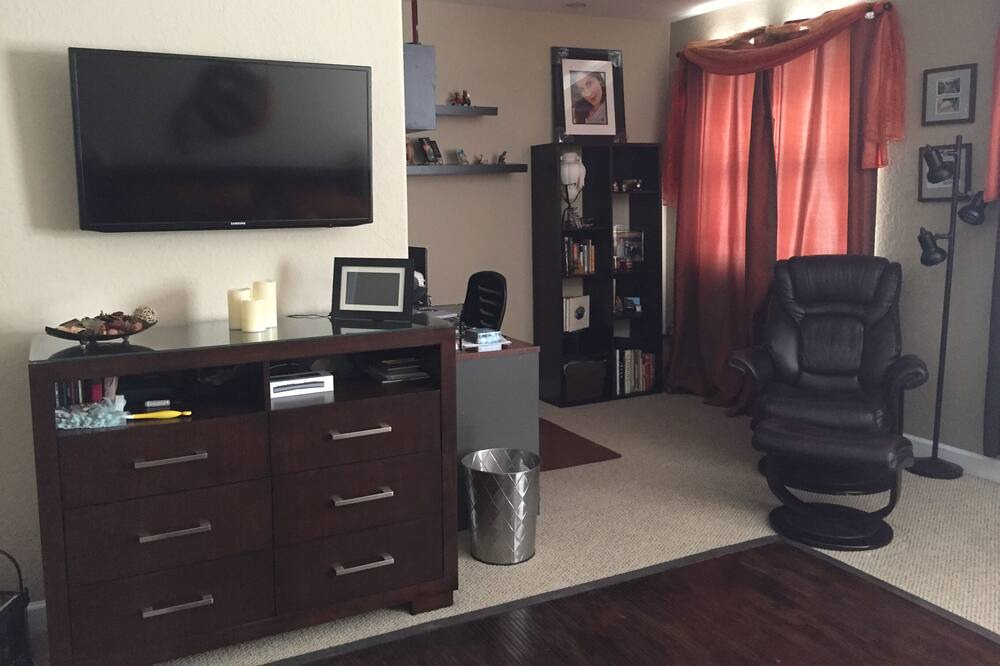 Photo of Bedroom in Tamiami