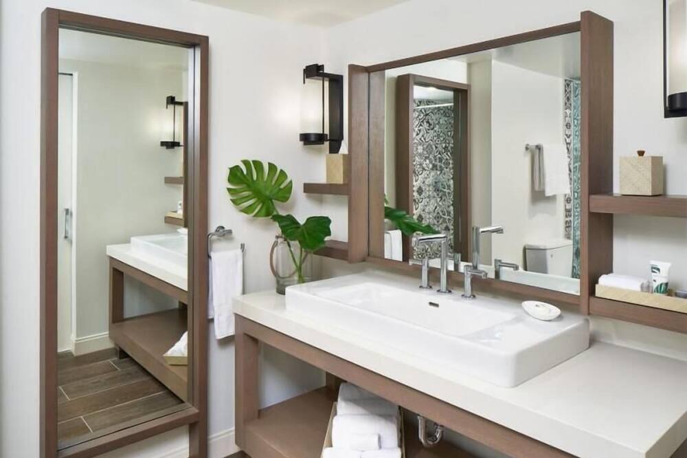 Photo of Bathroom in Rock Harbor