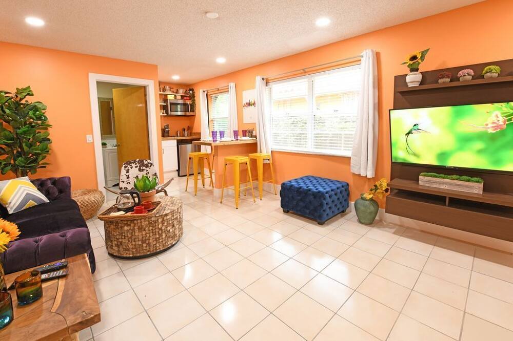 Photo of Livingroom in West Little Havana