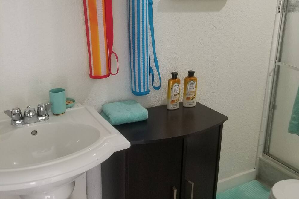Photo of Bathroom in Lake Magdalene