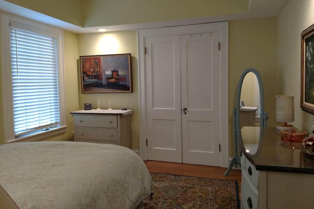 Photo of Bedroom in Gillespie Park