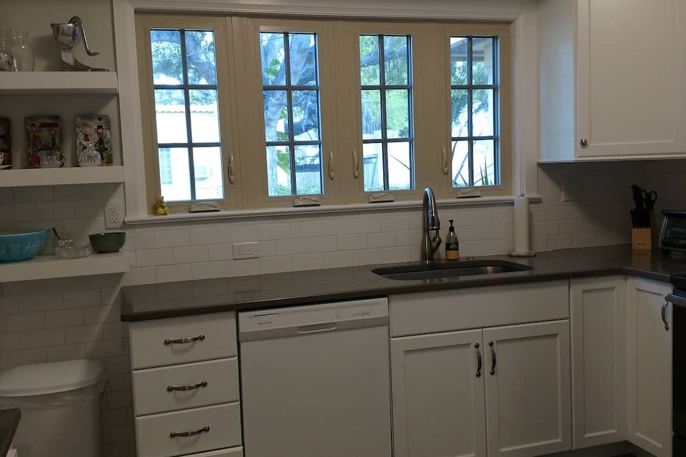 Photo of Kitchen in Gillespie Park