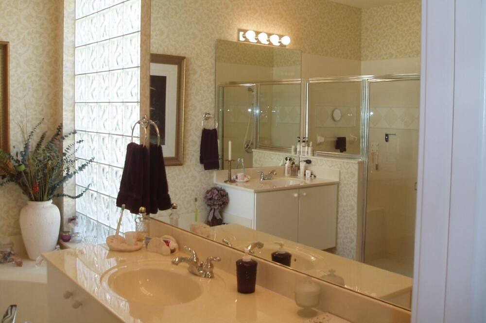 Photo of Bathroom in Port Saint Lucie