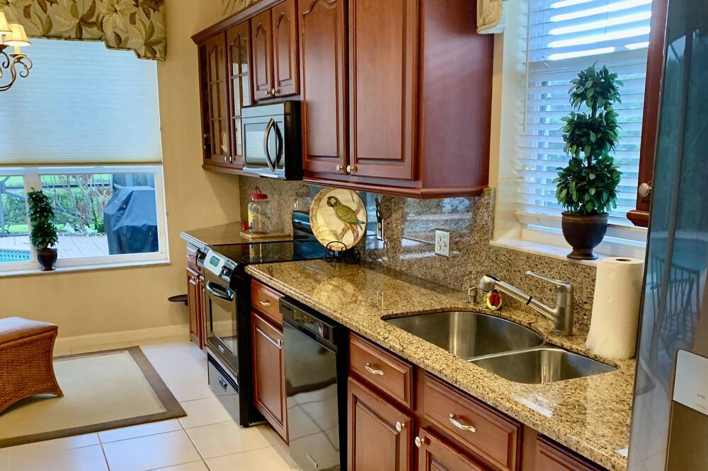 Photo of Kitchen in Port Saint Lucie