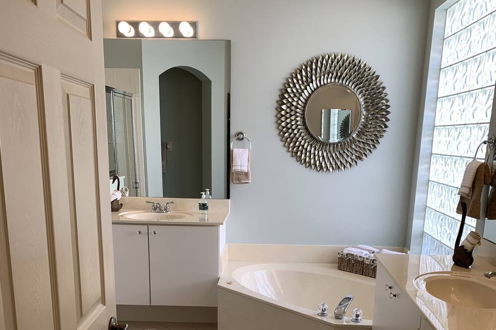Photo of Bathroom in Port Saint Lucie