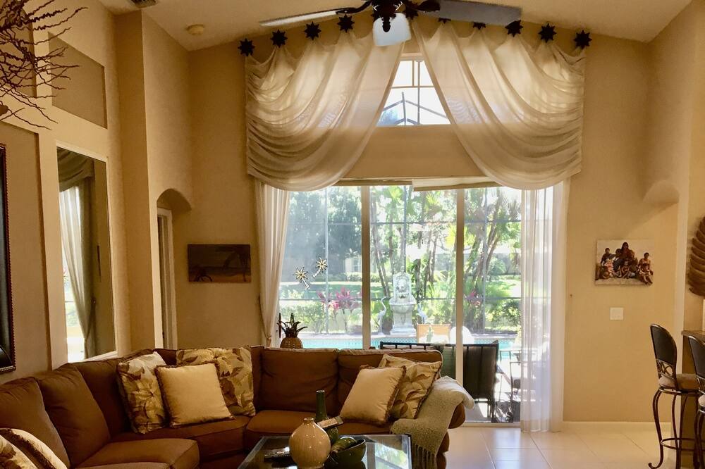Photo of Livingroom in Port Saint Lucie