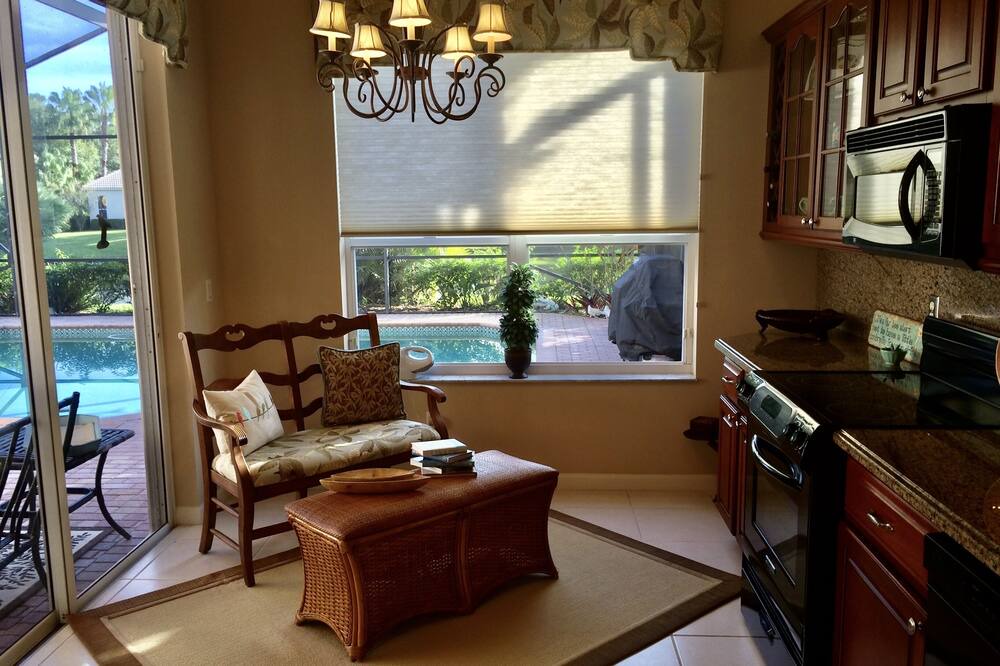 Photo of Livingroom in Port Saint Lucie