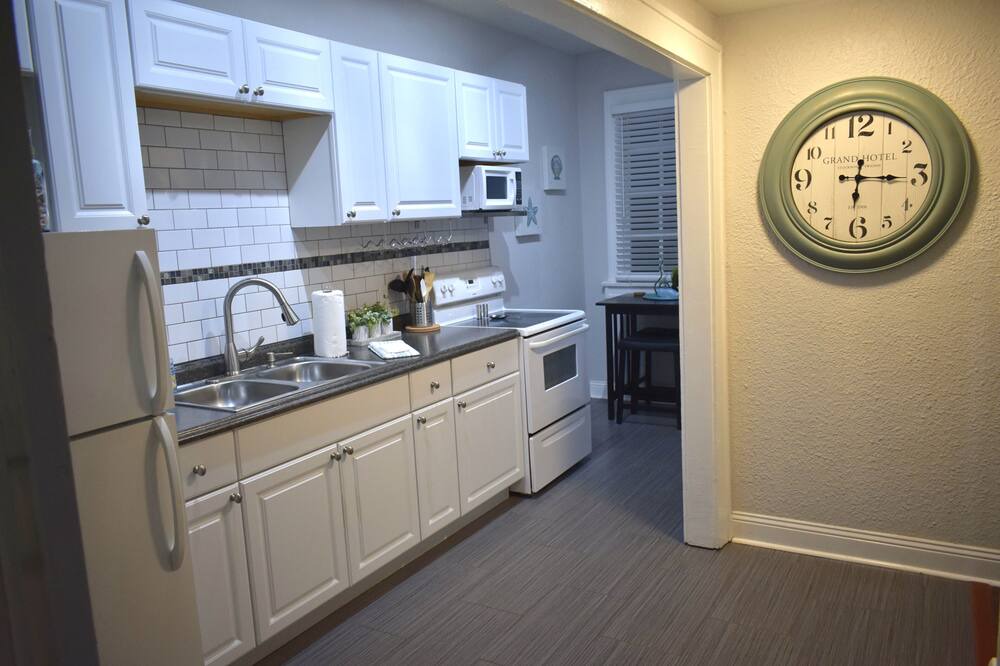 Photo of Kitchen in Courier City - Oscawana