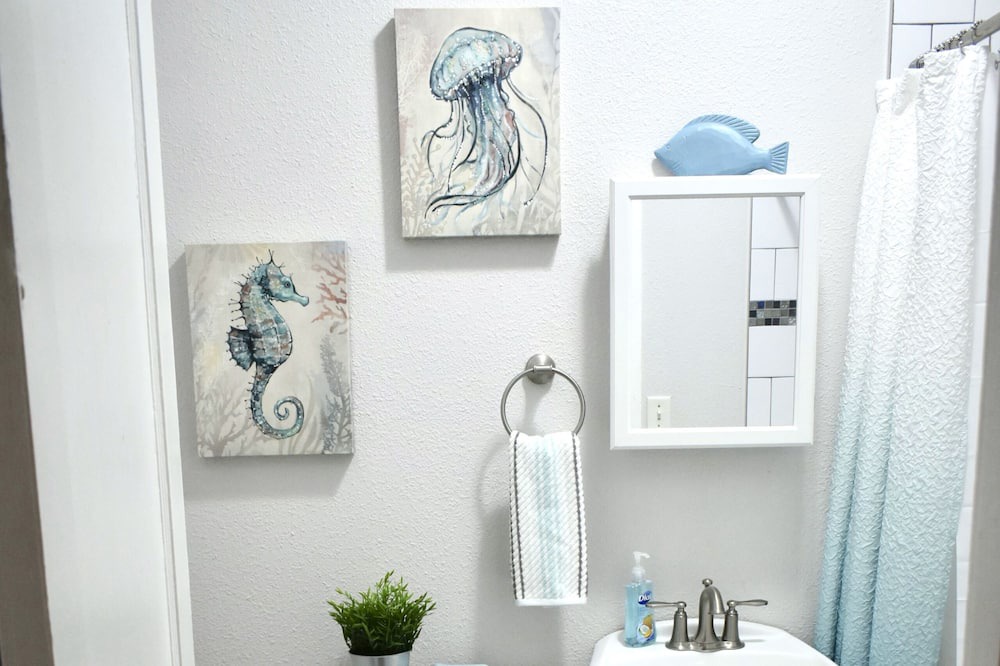 Photo of Bathroom in Courier City - Oscawana