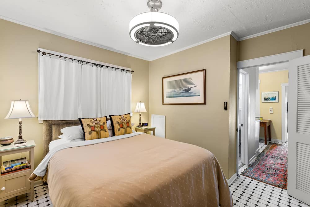Photo of Bedroom in Seminole Heights