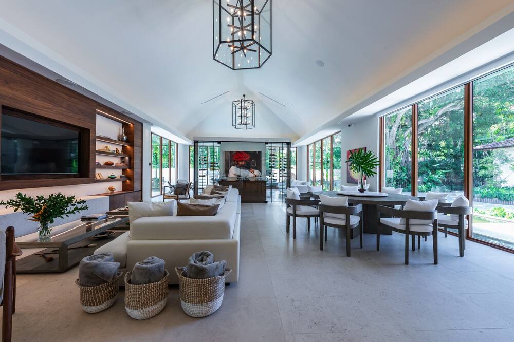 Photo of Livingroom in Northeast Miami