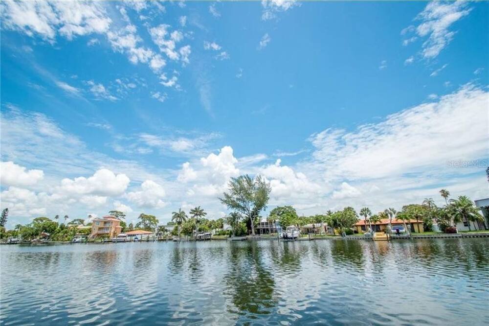 Photo of Outdoor in Belle Vista