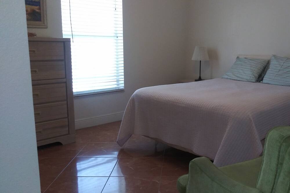 Photo of Bedroom in Loxahatchee Groves