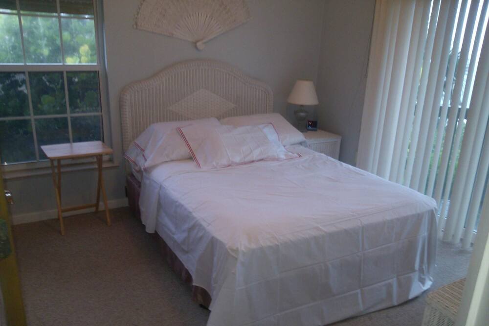 Photo of Bedroom in Melbourne Beach