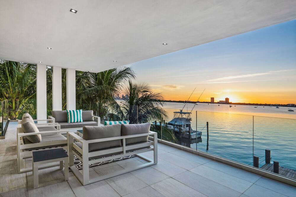 Photo of Patio Balcony in North Bay Village