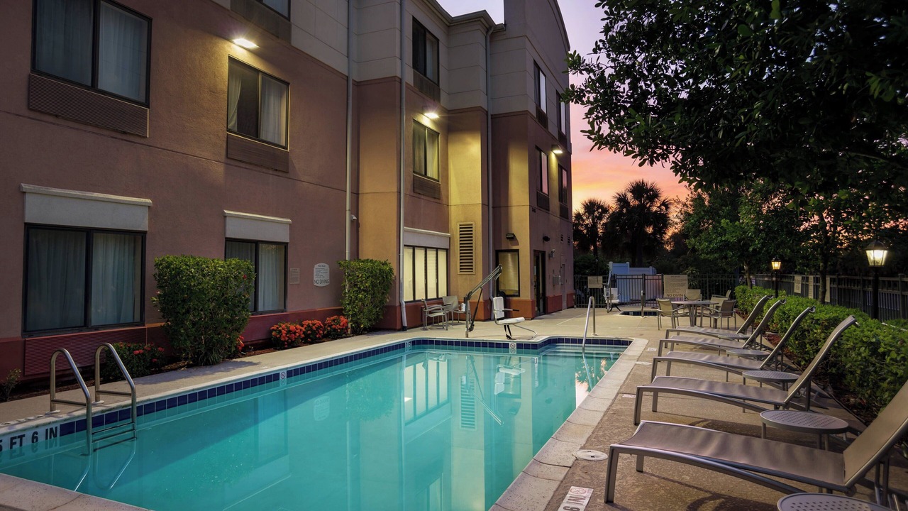 Photo of Outdoor in Feather Sound