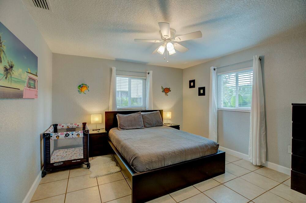 Photo of Bedroom in Indian River Bluff