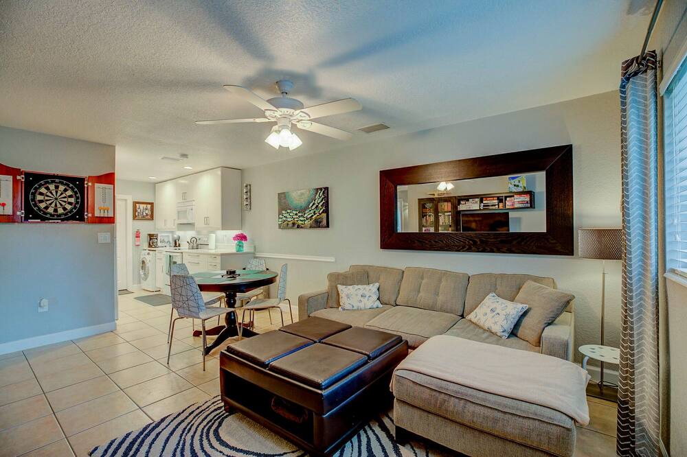 Photo of Livingroom in Indian River Bluff