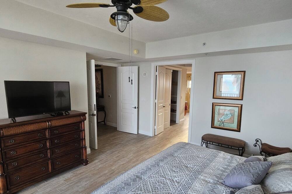 Photo of Bedroom in Isles of Capri