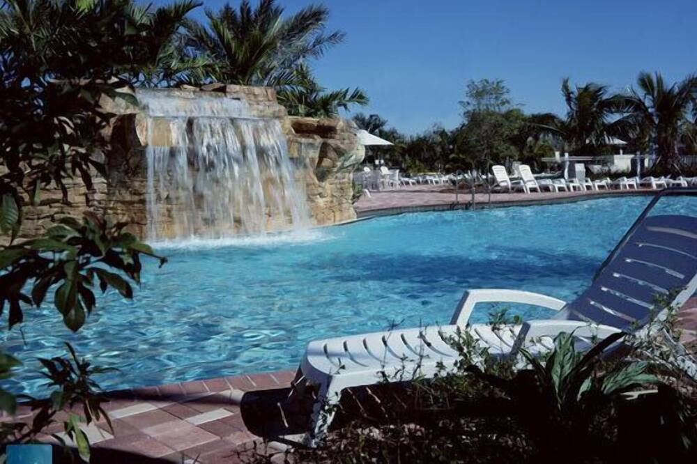 Photo of Outdoor in Weston