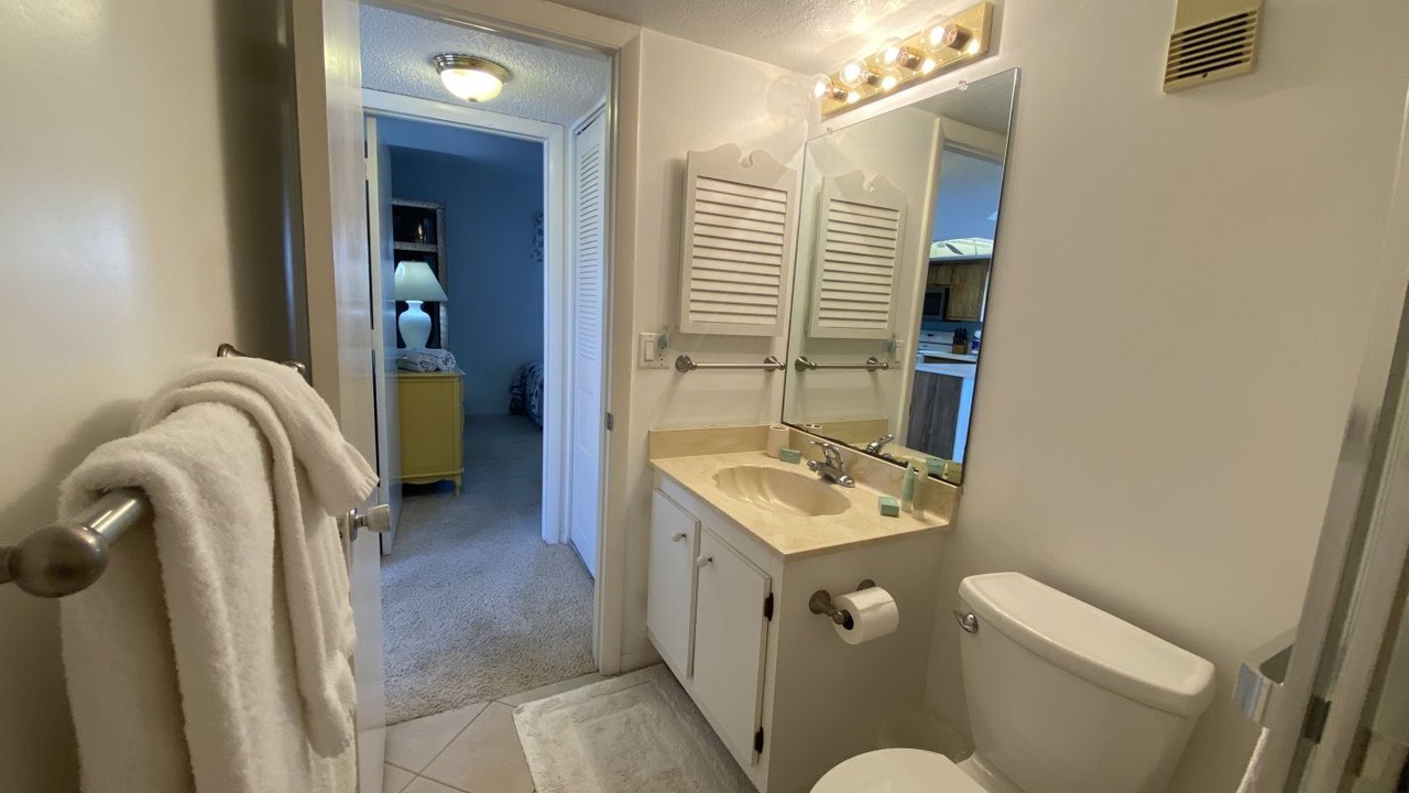 Photo of Bathroom in Mid Island