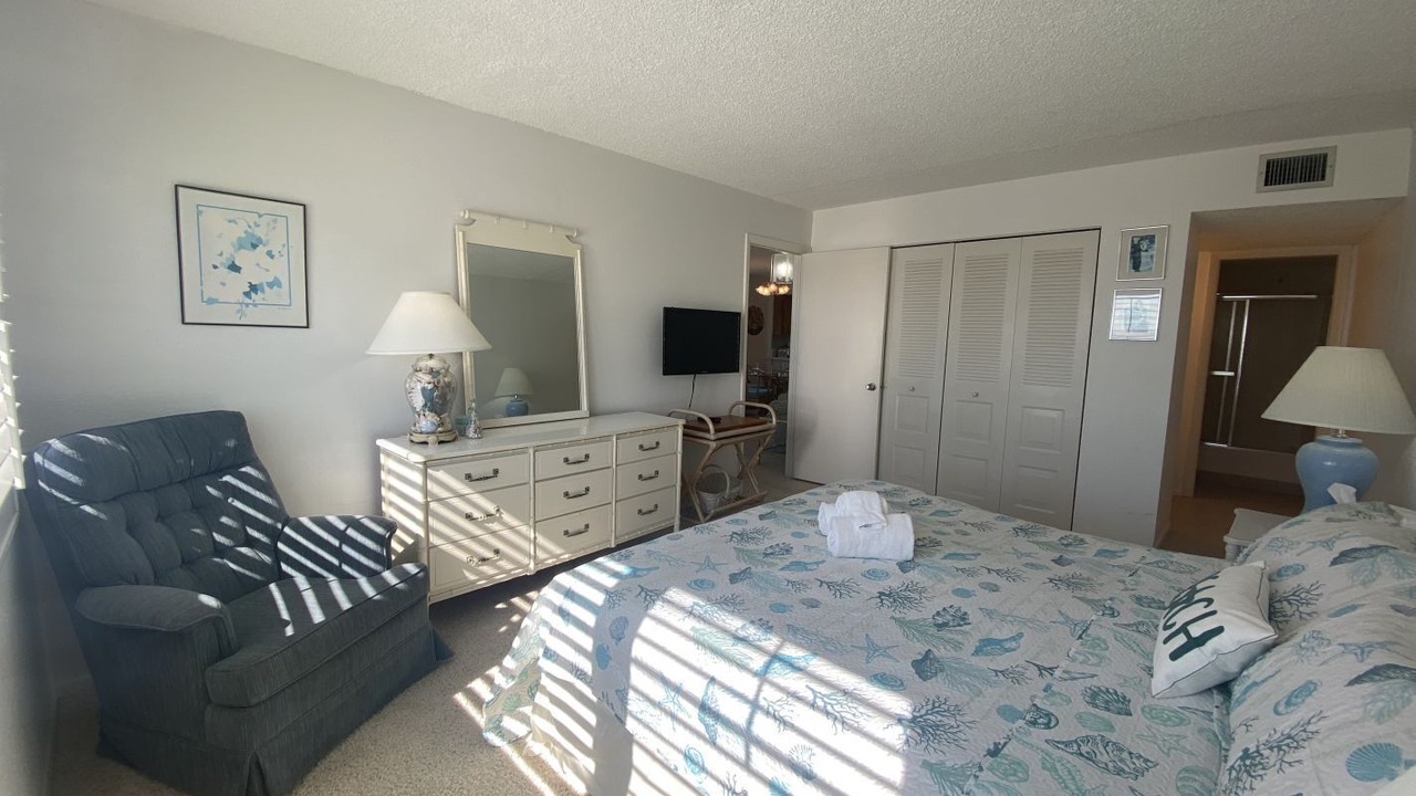 Photo of Bedroom in Mid Island